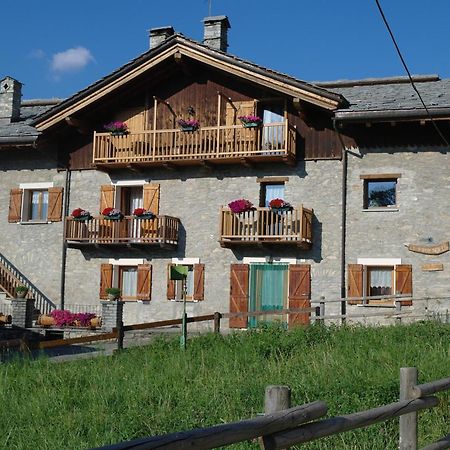 B&B Lo Van - Camere Al Verde Villaggio Di Rumiod 셍피에르 객실 사진