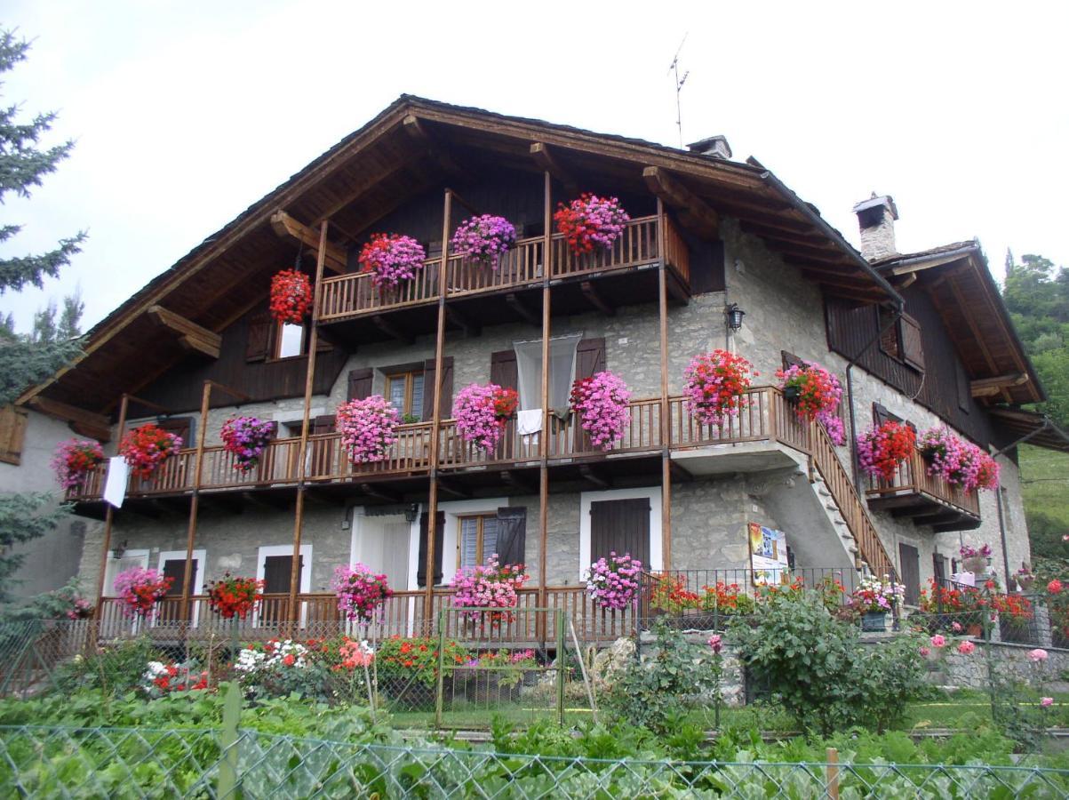 B&B Lo Van - Camere Al Verde Villaggio Di Rumiod 셍피에르 외부 사진